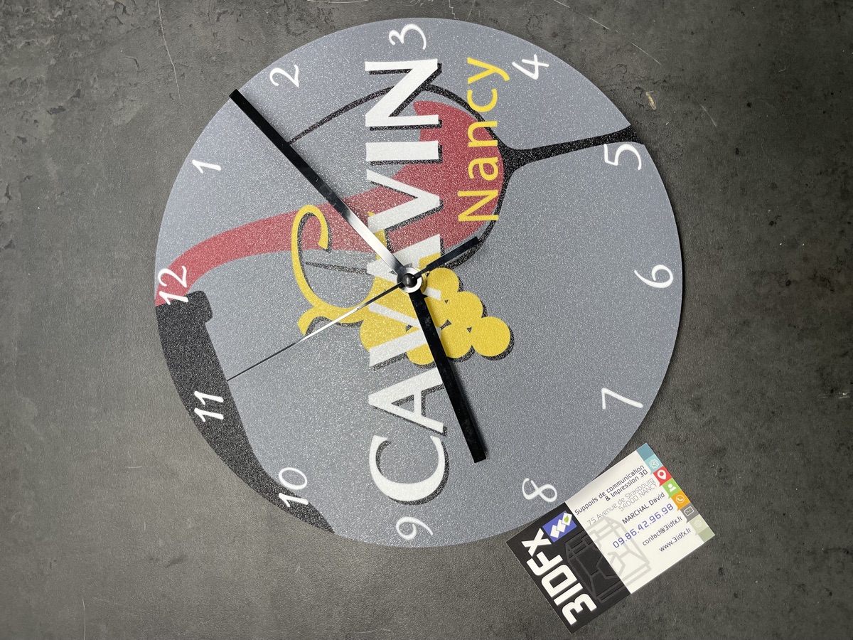 Horloge personnalisée au logo d'un client